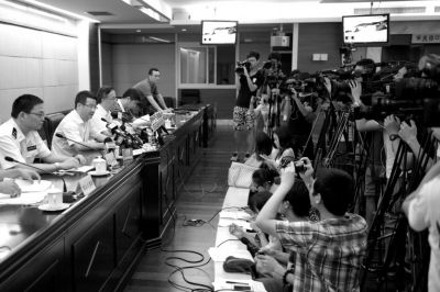 6日,杭州市政府通报“7·5”公交车放火案情况。新华社发